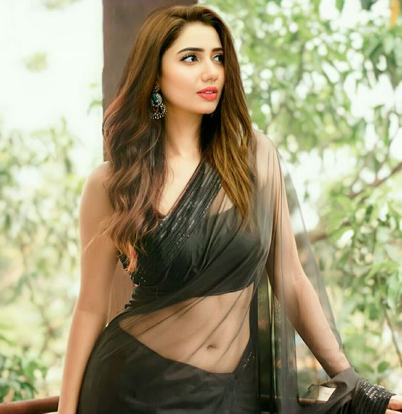 Shah Rukh Khan’s co-star Mahira Khan slams netizen for calling her ‘Bhikhari Pakistani’