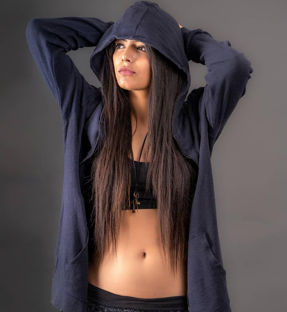 Bollywood Actress Vaishali Kalra Hot Photoshoot Poses 4