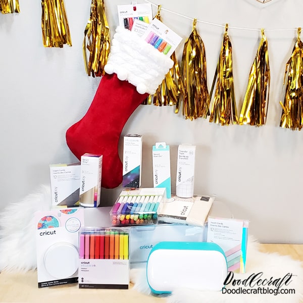 10 Cricut Craft ideas to sell to make money during the holiday season. Buy a Cricut machine and start a business from home. Learn what to make to sell and even how to price your products.