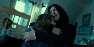 Harry Potter: Snape apenas embala o corpo de Lilian no filme