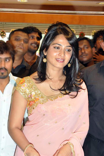 Actress Anushka Shetty Throwback Pics In Saree 42