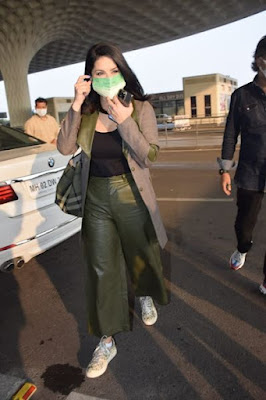 Photos: Sunny Leone spotted at the airport