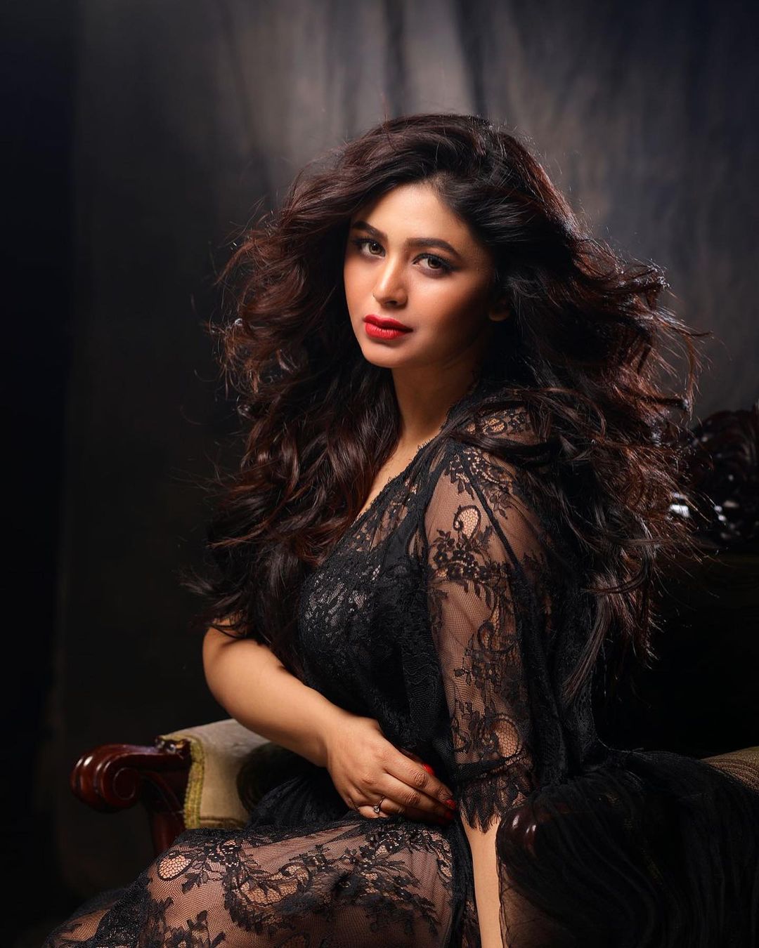 Ritabhari Chakraborty is looking hot and stunning in her latest photoshoot in the black outfit-02-Bengalplanet.com