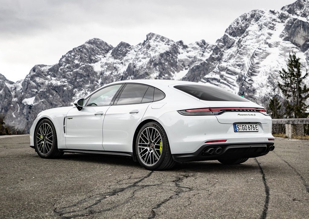 2021 Porsche Panamera Turbo S E-Hybrid