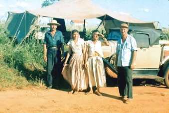 Manolo (right) with a group of gypsies passing through Loanda