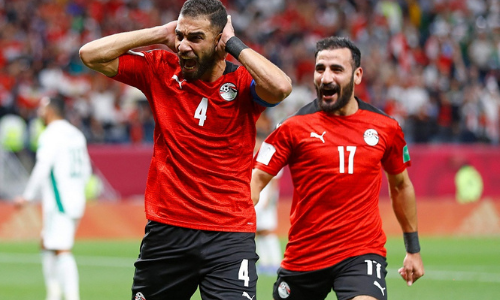 المنتخب المصري يتعادل مع الجزائر 1/1 ويصعد لقمة المجموعه بلوائح العب النظيف