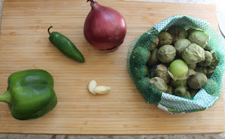 Bell pepper, onion, garlic and tomatillos milperos
