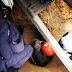 Bombeiros resgatam homem que ficou soterrado em buraco de dois metros