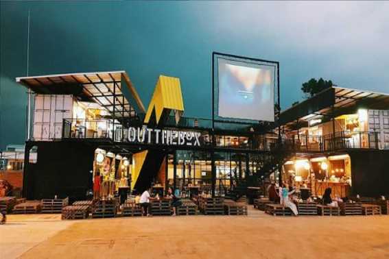 Tempat Makan Populer di Bekasi Out the Box