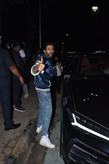 Kartik Aaryan snapped at BKC also