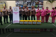 Bantu Warga Kurang Mampu di Bulan Ramadhan, Polsek Medan Timur dan Bhayangkari Ranting Gelar Bakti Sosial