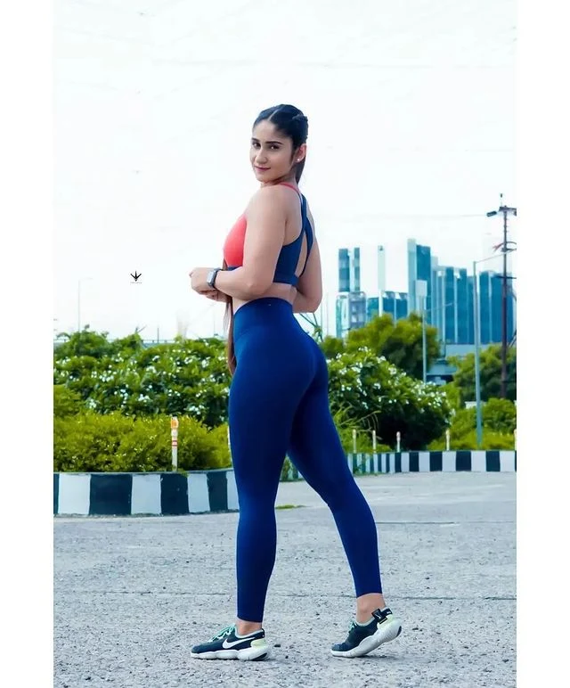 Priyanka Drall, Priyanka Drall hot, Priyanka Drall sexy, Priyanka Drall sexy thighs and Butt, Priyanka Drall sexy Gym Workout, Priyanka Drall sexy body figure