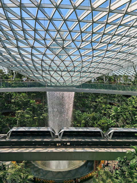 Jewel_Changi_Fountain