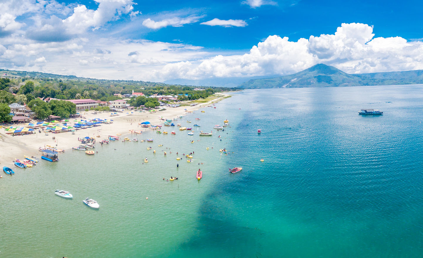 Pantai Pasir Putih Parbaba Samosir