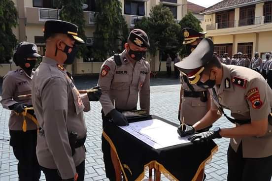 KAPOLRES BANJARNEGARA PIMPIN SERTIJAB WAKAPOLRES DAN KASAT RESKRIM