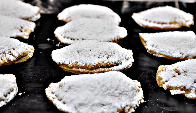 Skaltsounia: Christmas Walnut-filled, Crescent-Shaped Pastries