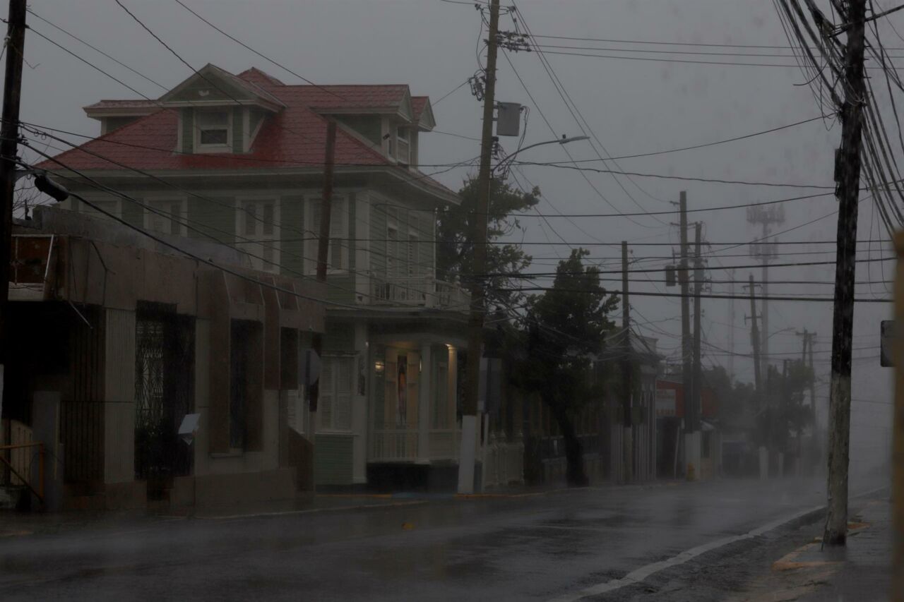 Fiona se convierte en huracán y deja a más de 250.000 personas sin electricidad en Puerto Rico