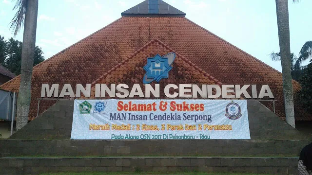 gedung sekolah man ic serpong