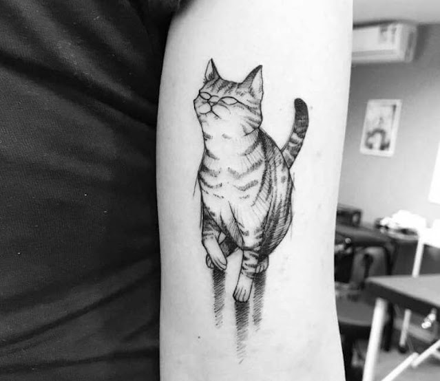 Tatuagens femininas de gatos - 40 fotos e modelos para se inspirar