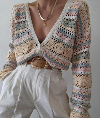 As peças feitas em crochê são as mais queridinhas para o verão 2022 e combinam com tudo.