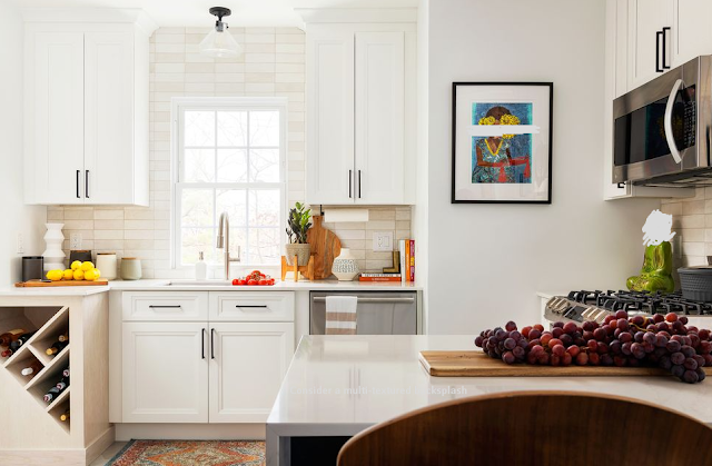 multi-textured backsplash kitchen idea