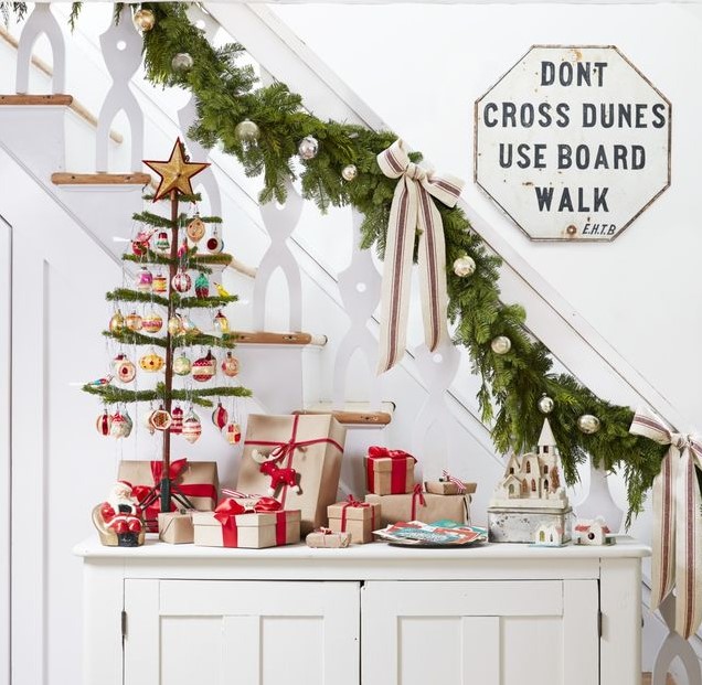 christmas decor for stair railings