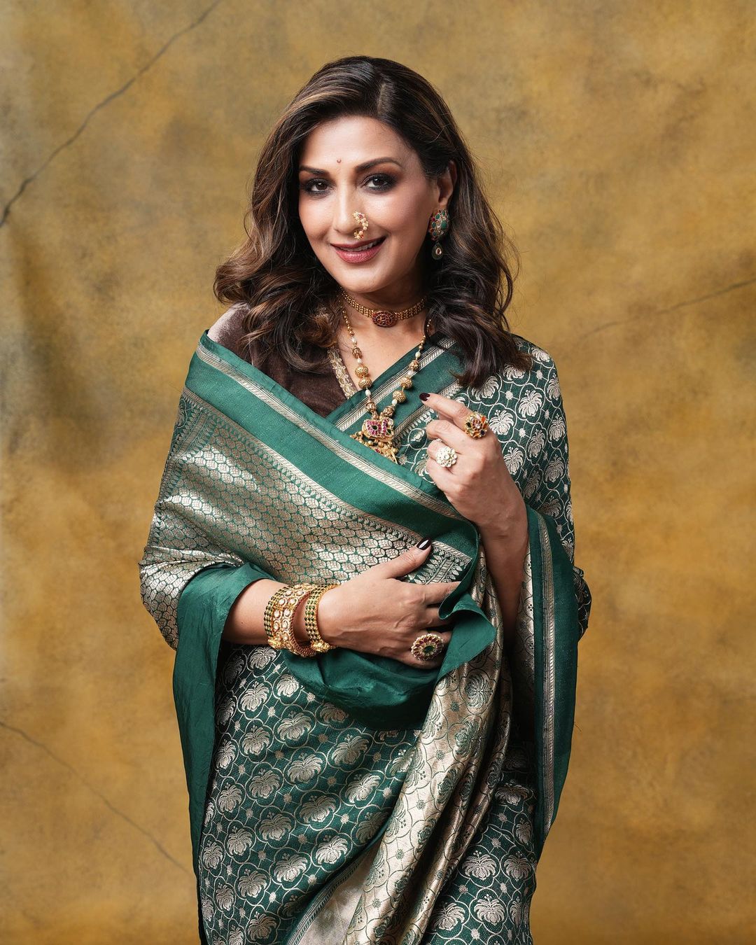 Sonali Bendre's Marathmola Saree Look: Green Banarasi Saree and Velvet Blouse Elegance