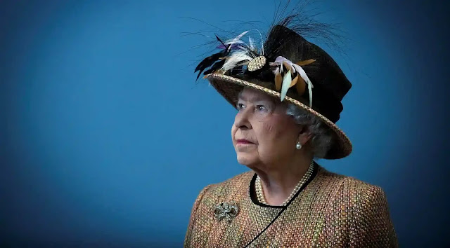 عاجل.. وفاة الملكة إليزابيث عن عمر يناهز 96 عامًا أطول ملوك بريطانيا حكماً