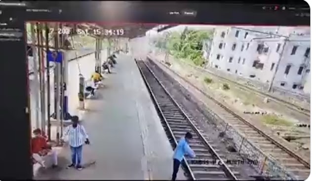 Train Accident Viral Video:पटरी पर हाथ धोने के चक्कर में जान से हाथ धो बैठा ये शख्स, मौके पर हुई मौत,देखें वीडियो