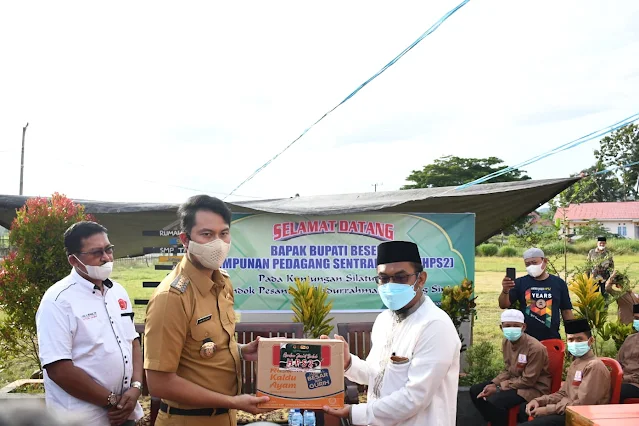 Serahkan Bantuan Sembako HPS2 ke Ponpes Ibadurrahman, Bupati ASA Sampaikan Rasa Bangga