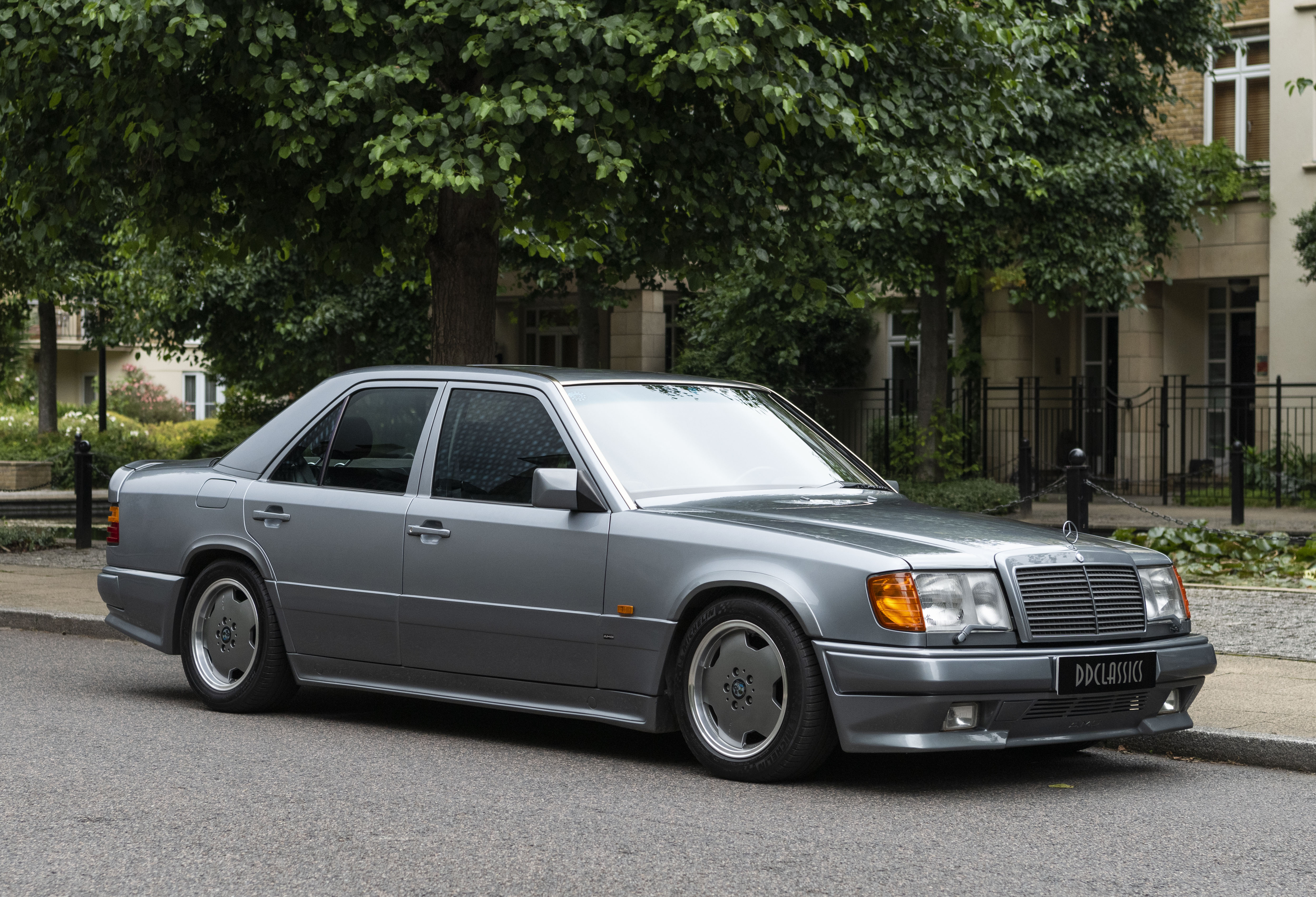 Mercedes-Benz W 124 300 E-24 3.4 AMG