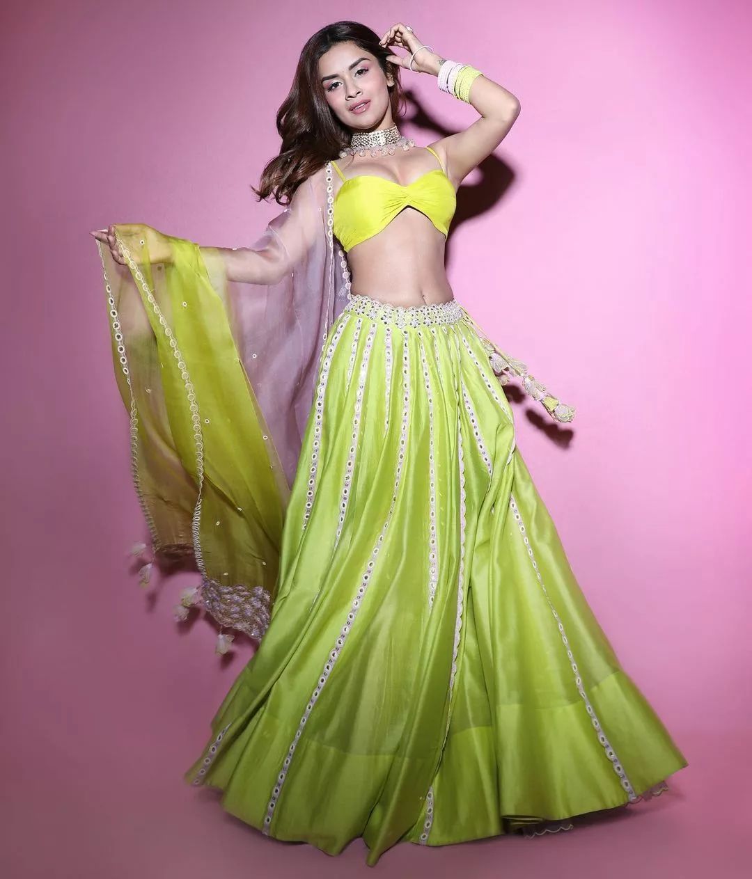 Avneet Kaur's Plunging Neckline in a Lime Green Lehenga: A Daring Fashion Move