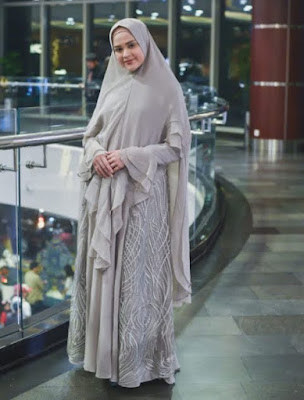 Desain Gaun Muslim Modern Untuk Remaja Terbaru ini ialah busana muslim untuk anak muda √40+ Desain Gaun Muslim Modern Untuk Remaja Terbaru 2022