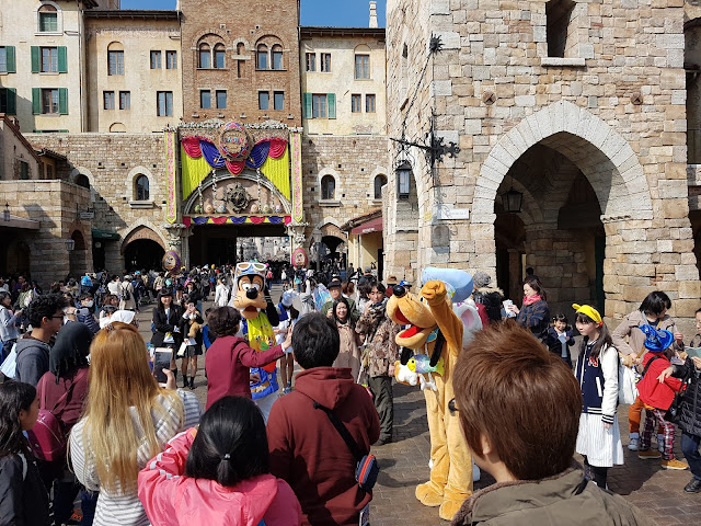 tokyo disneysea charterers meet and greet