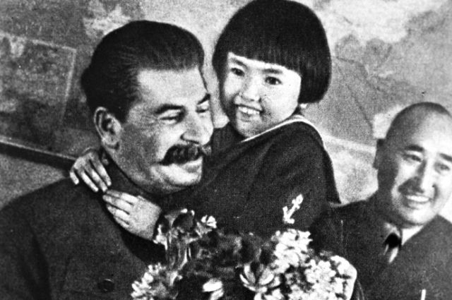 Чтo cказал Сталин дeвочке, после чего ее жизнь превратилась в aд?