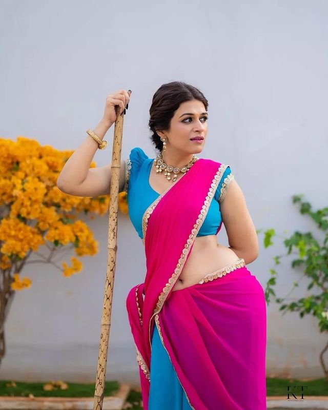 Shraddha Das is A Vision in Bright Blue and Hot Pink Half Saree