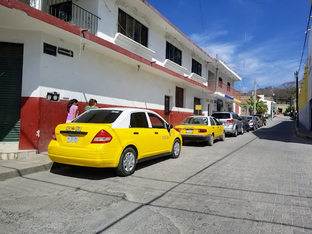 Nissan Versa Taxi in Mexico