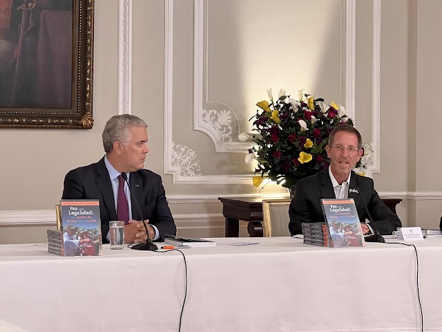 Presidente Duque lanza su libro “Paz con Legalidad”