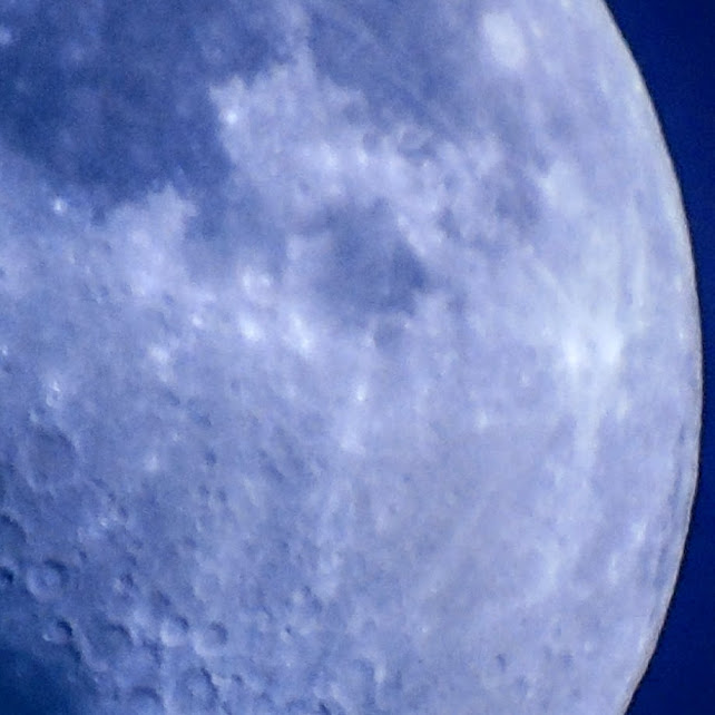 the Moon / la Luna / Луна