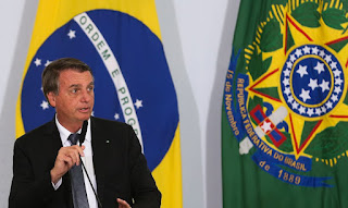 Bolsonaro é internado em São Paulo com desconforto abdominal