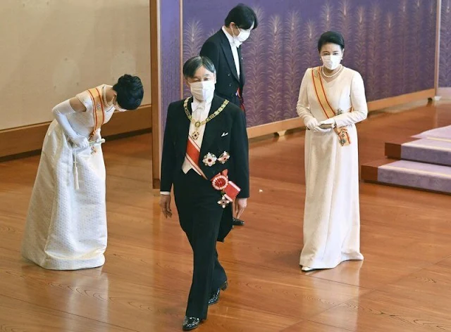 Empress Masako, Princess Aiko, Crown Princess Kiko, Princess Kako wore long dresses, but they refrained from wearing tiaras