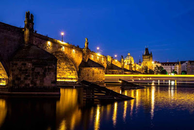 Nepomuk Legende - Prag Moldau Karlsbrücke
