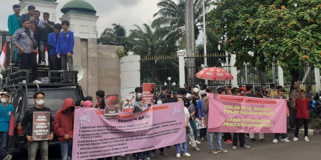 Mahasiswa Kembali Turun ke Jalan Tolak Angket Pemilu