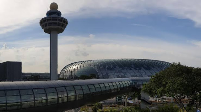 Changi Airport is one of the most beautiful airports in the world with many stunning pictures.