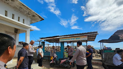 Peringati Hut Ke-77 Bhayangkara, Biro SDM Polda Aceh Revitalisasi Makam Syiah Kuala dan Masjid Baiturrahim