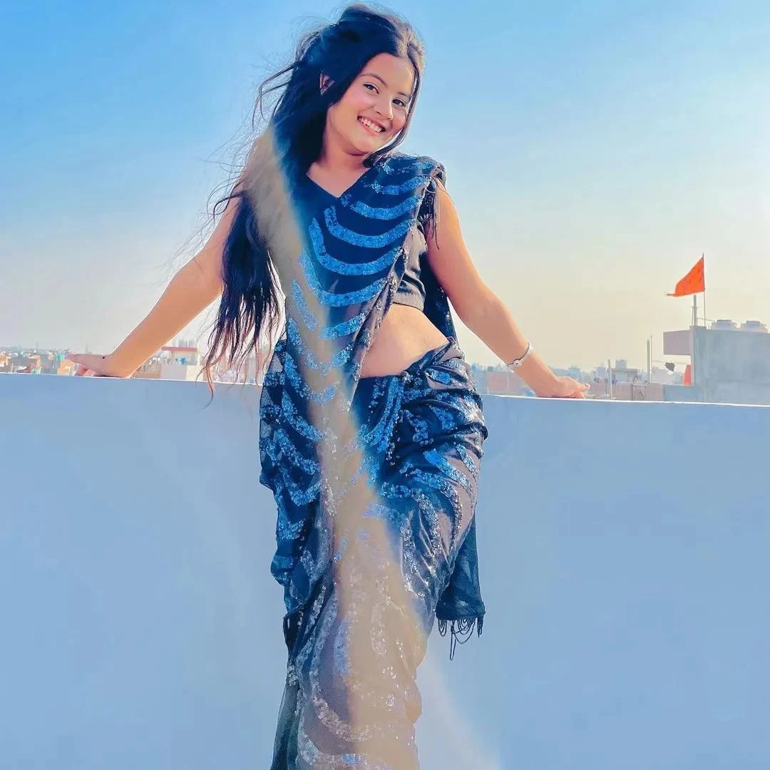 Gungun Gupta hot and sexy Nevel in saree | Gungun Gupta hot and gorgeous looks