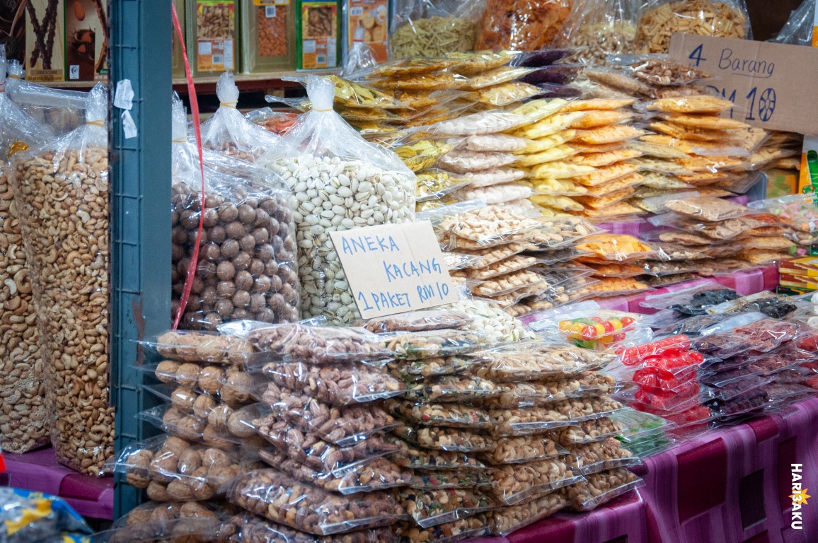 Kacang dan kerepek di Padang Besar