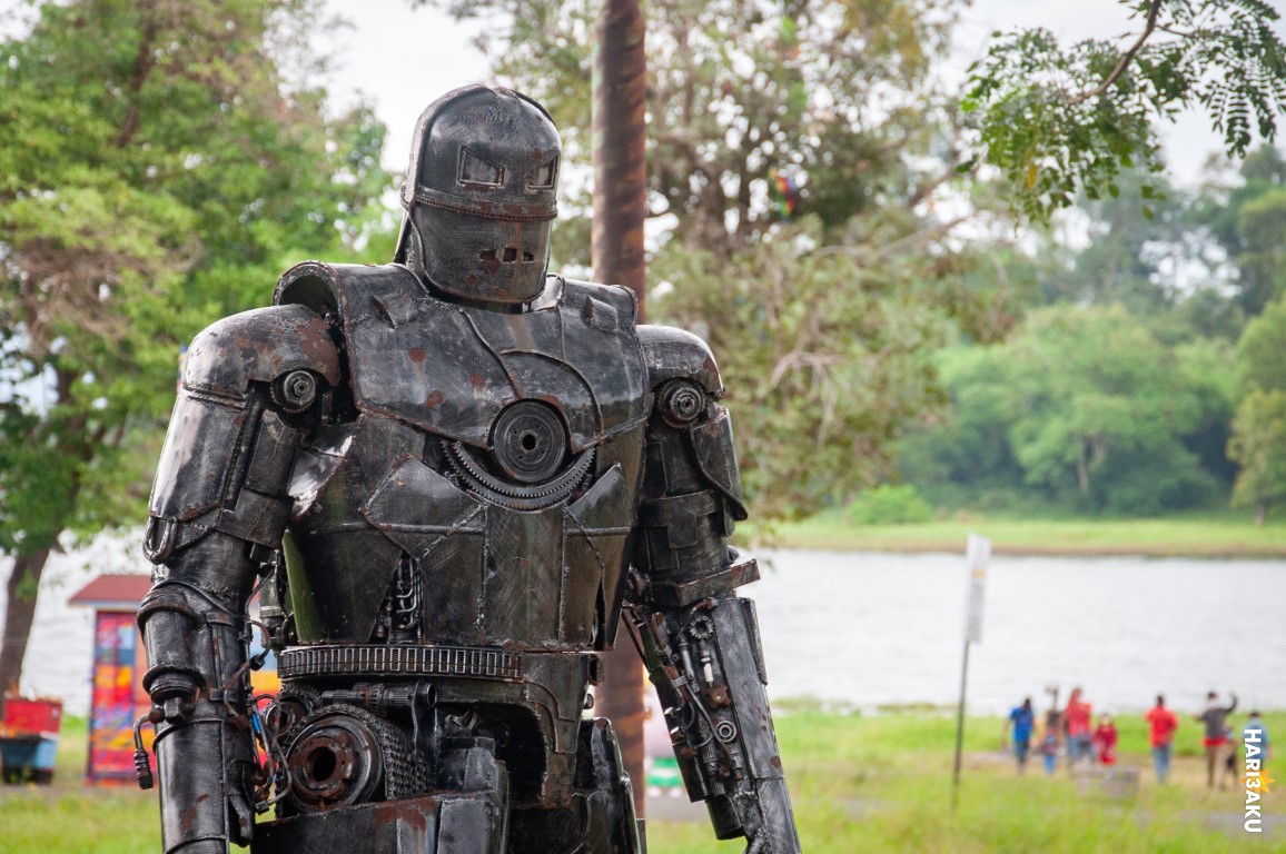 Arca berbentuk Ironman di Tasik Timah Tasoh