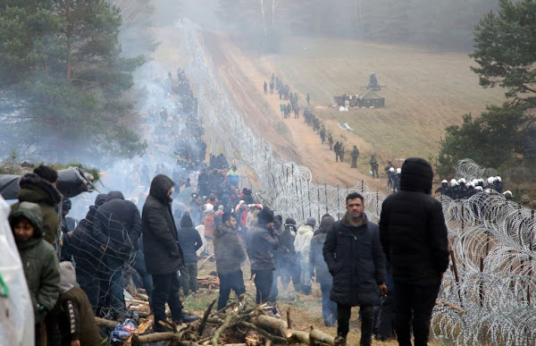 Pression migratoire sur la Pologne : Merkel en appelle à Poutine « Moscou s’insurge ! »