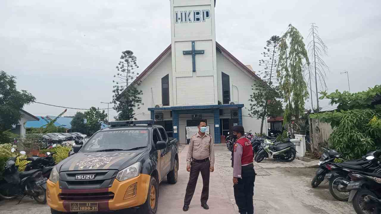 Sat Samapta Polresta Deli Serdang Laksanakan Patroli Dan Monitoring Kegiatan Ibadah Di Gereja